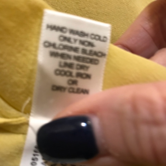 Silk blouse by Banana Republic - Picture 3 of 5